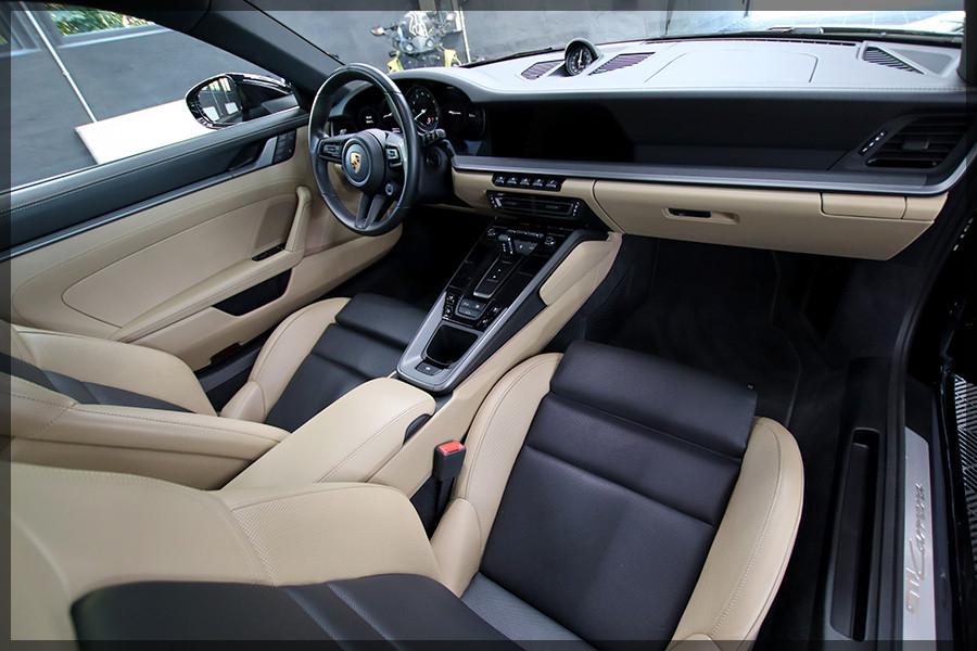 Porsche 911 Carrera PANO / CAM / PDC / APPROVED