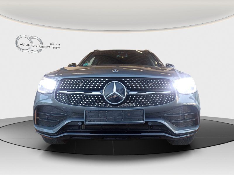 Fahrzeugabbildung Mercedes-Benz GLC AMG Line 4M AHK+LED+NIGHT-PAK.+PANO-SCHIEBED