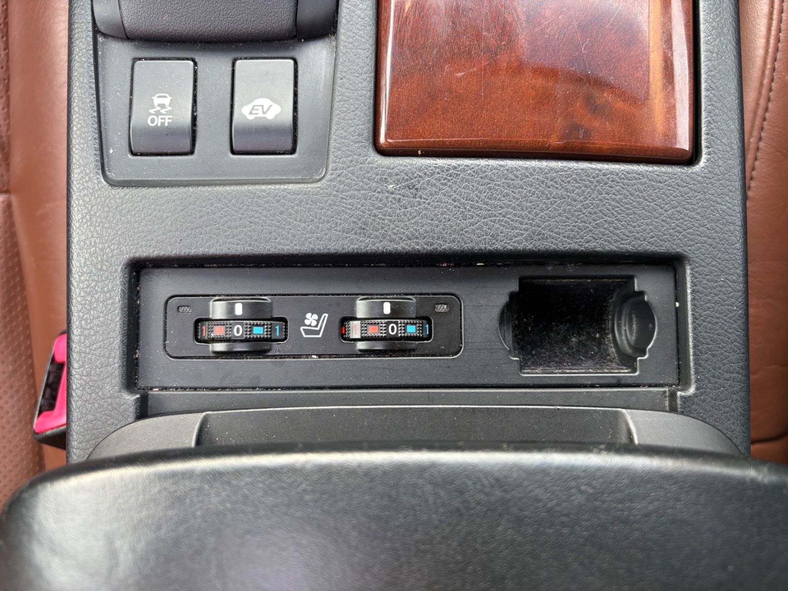 Foto 13 van LEXUS RX 450