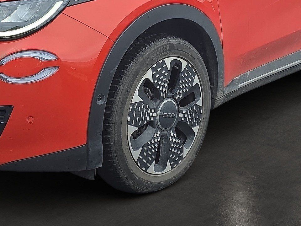 Fahrzeugabbildung Fiat 600 e 115 kW La Prima 600 e 115 kW La Prima