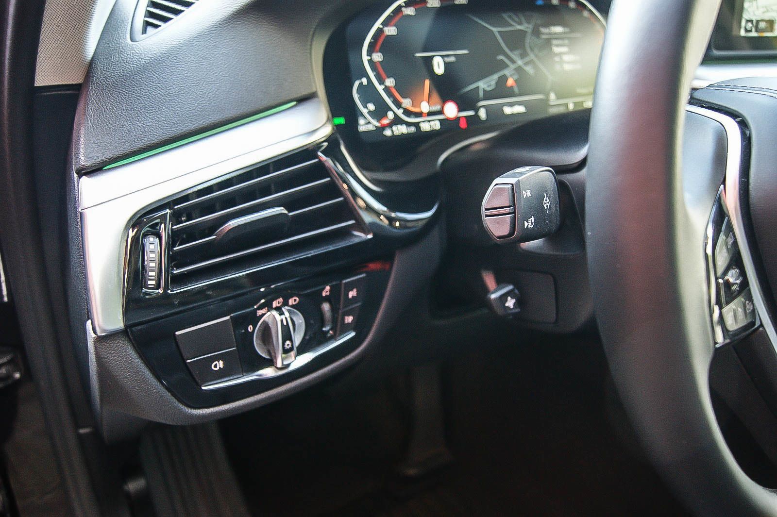 Fahrzeugabbildung BMW 520 d Touring LEDER HEADUP PANORAMA KEYLESS