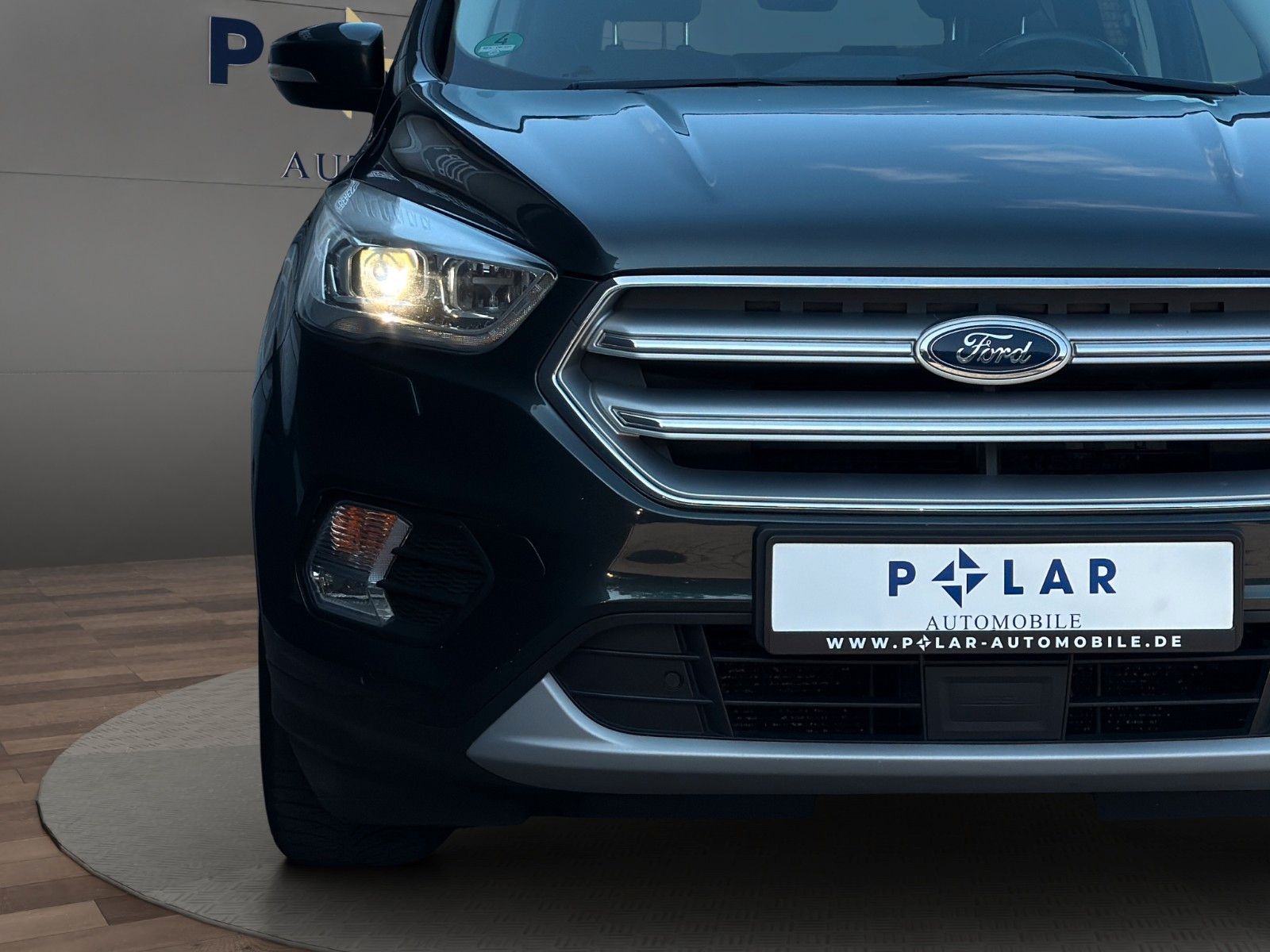 Fahrzeugabbildung Ford Kuga Titanium*Bhz-Lenkrad*RFK*ACC*Pano*Bi-Xenon*