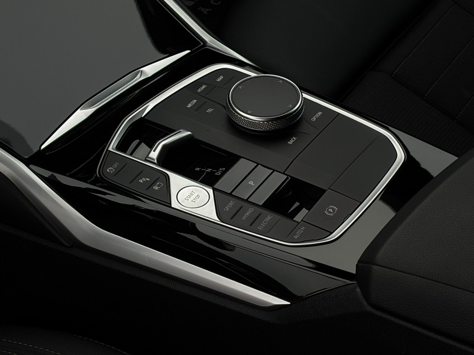 Fahrzeugabbildung BMW 330e Touring Advantage Akustik LcPlus HIFI CAM