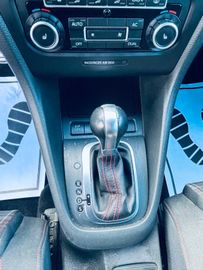 Volkswagen Golf - 11