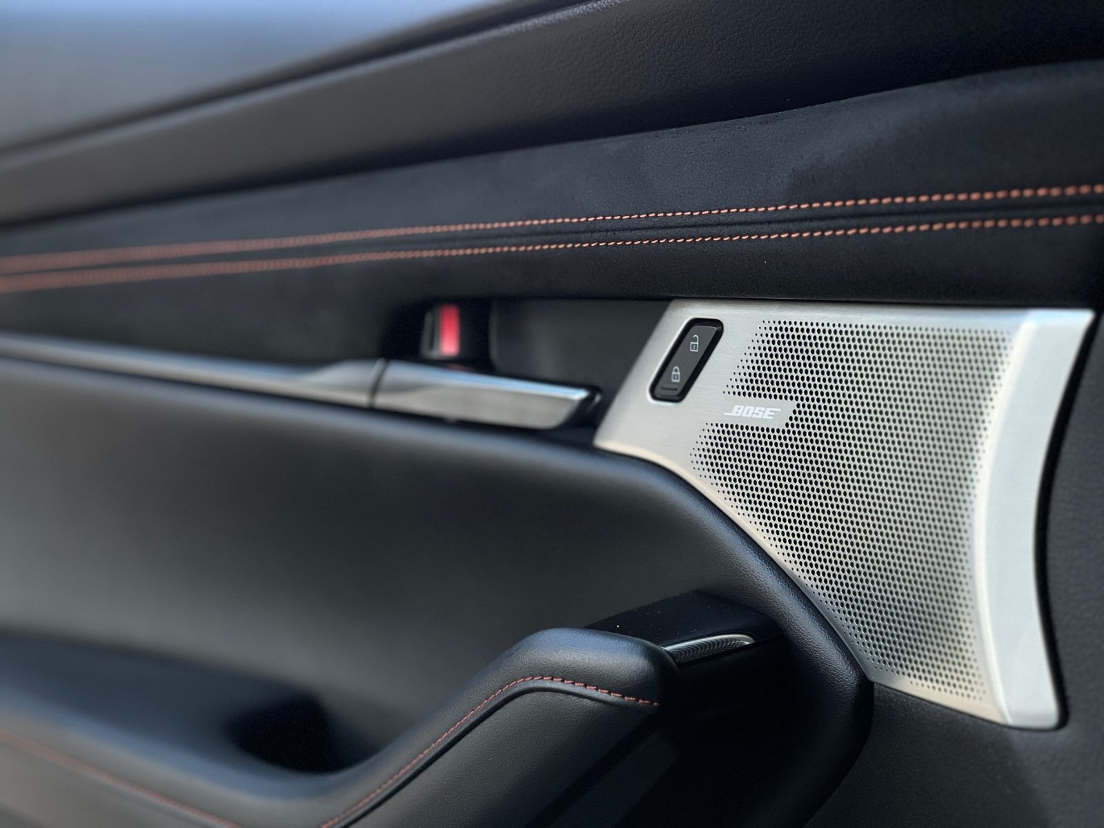 Fahrzeugabbildung Mazda 3 M Hybrid Nagisa BOSE MEMORY HUD NAVI RFK SHZ