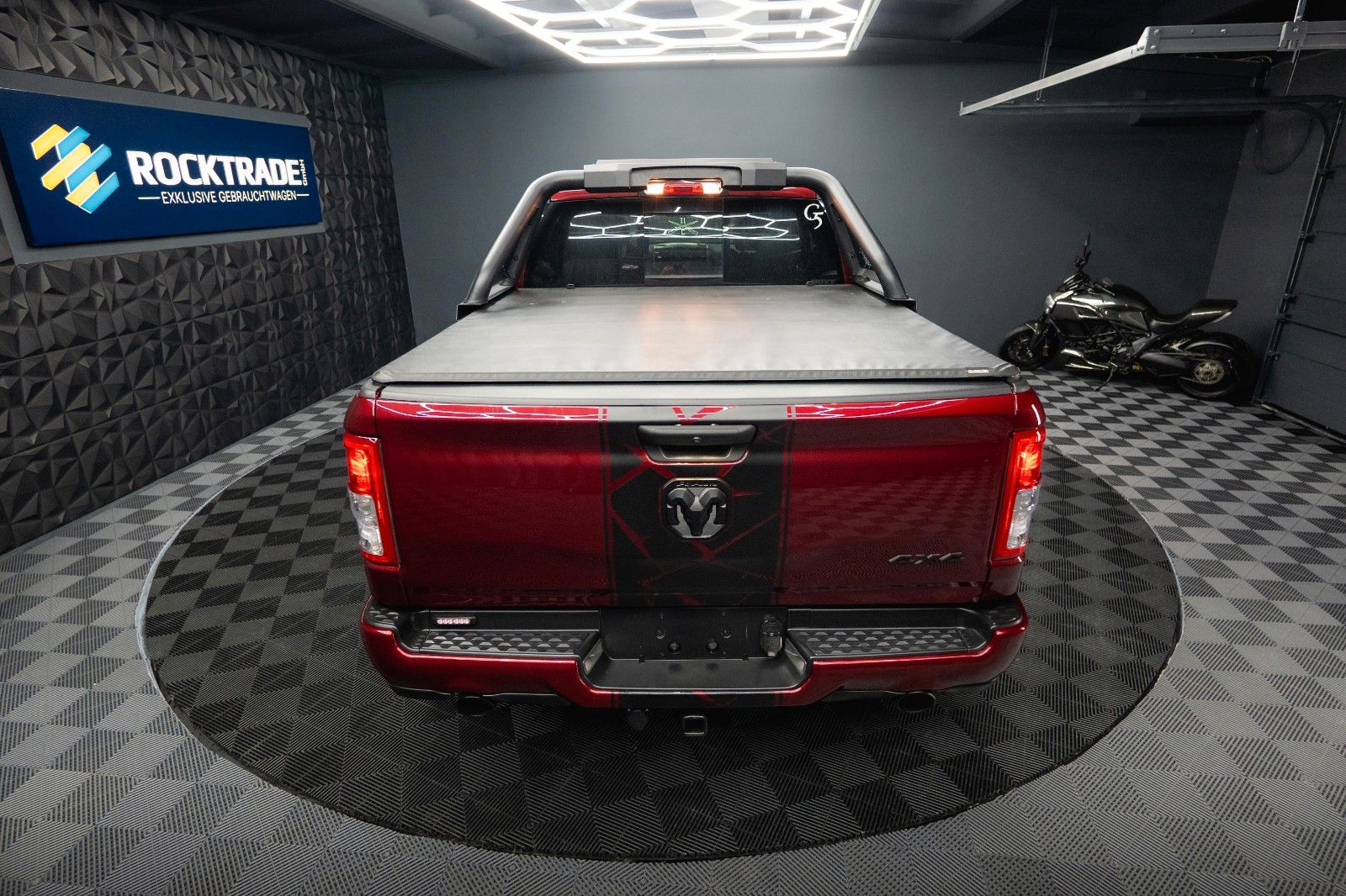 Fahrzeugabbildung Dodge RAM 5.7 V8 HEMI 4x4 OFFROAD NIGHT-Edition LED