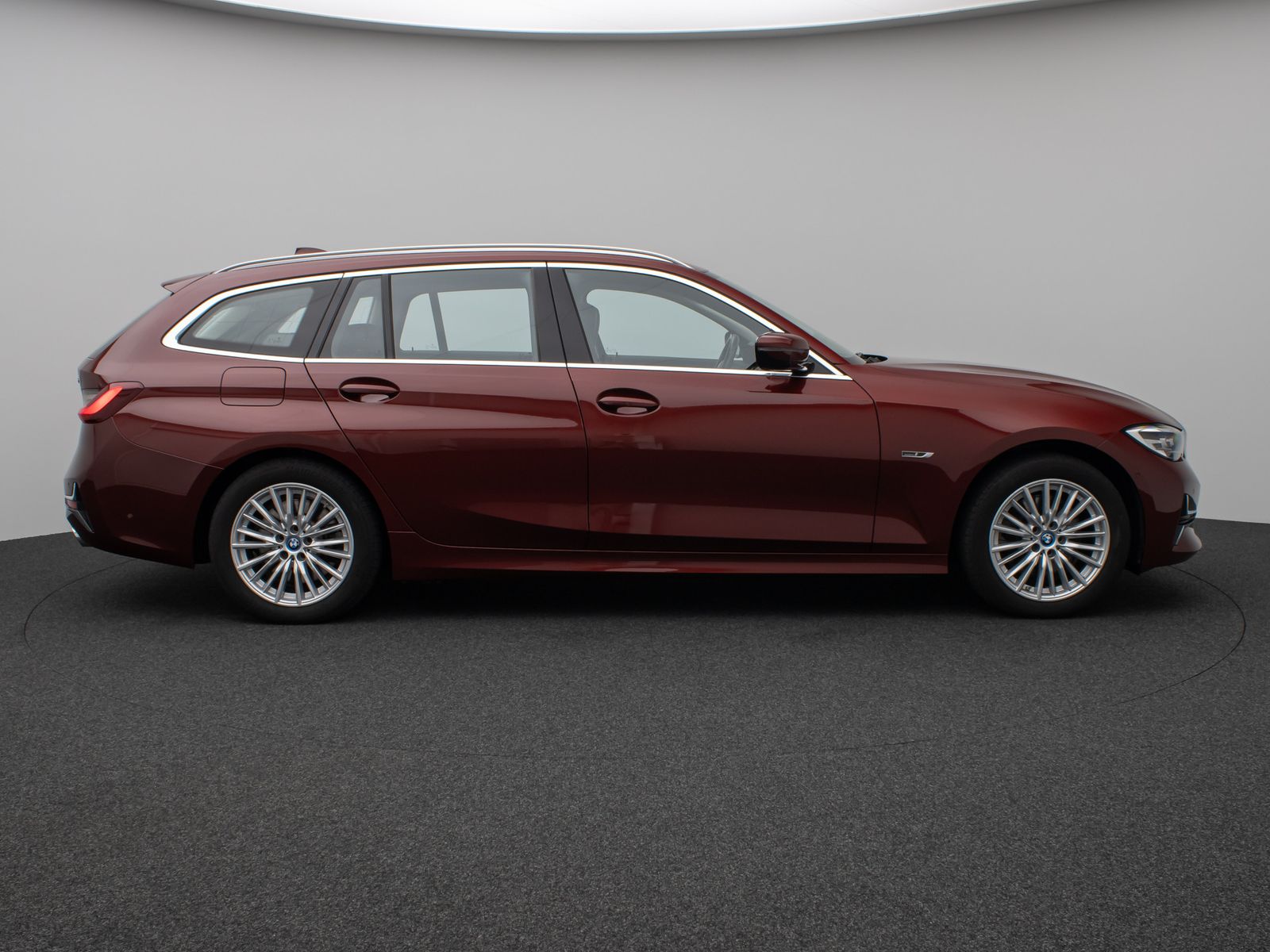Fahrzeugabbildung BMW 320e Luxury Line Panorama Kamera DAB AHK Alarm
