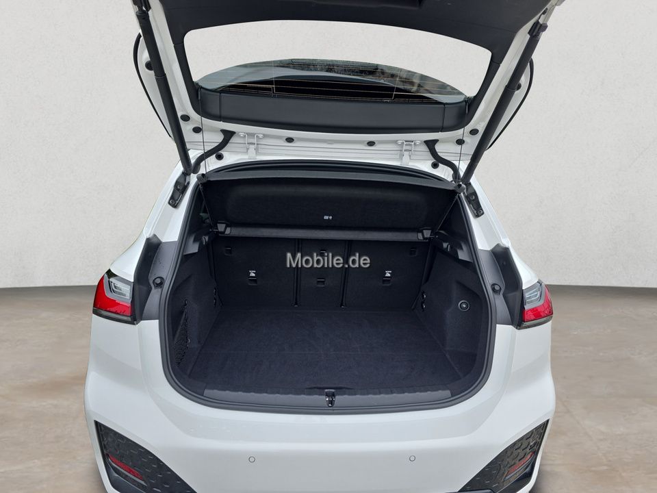 BMW 223 Active Tourer - Bild 6