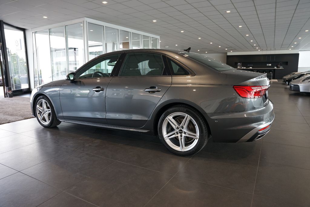 AUDI A4 Limousine 35 TDI S line | MMI Plus | AHK AUDI A4 Limousine 35 TDI S line | MMI Plus | AHK