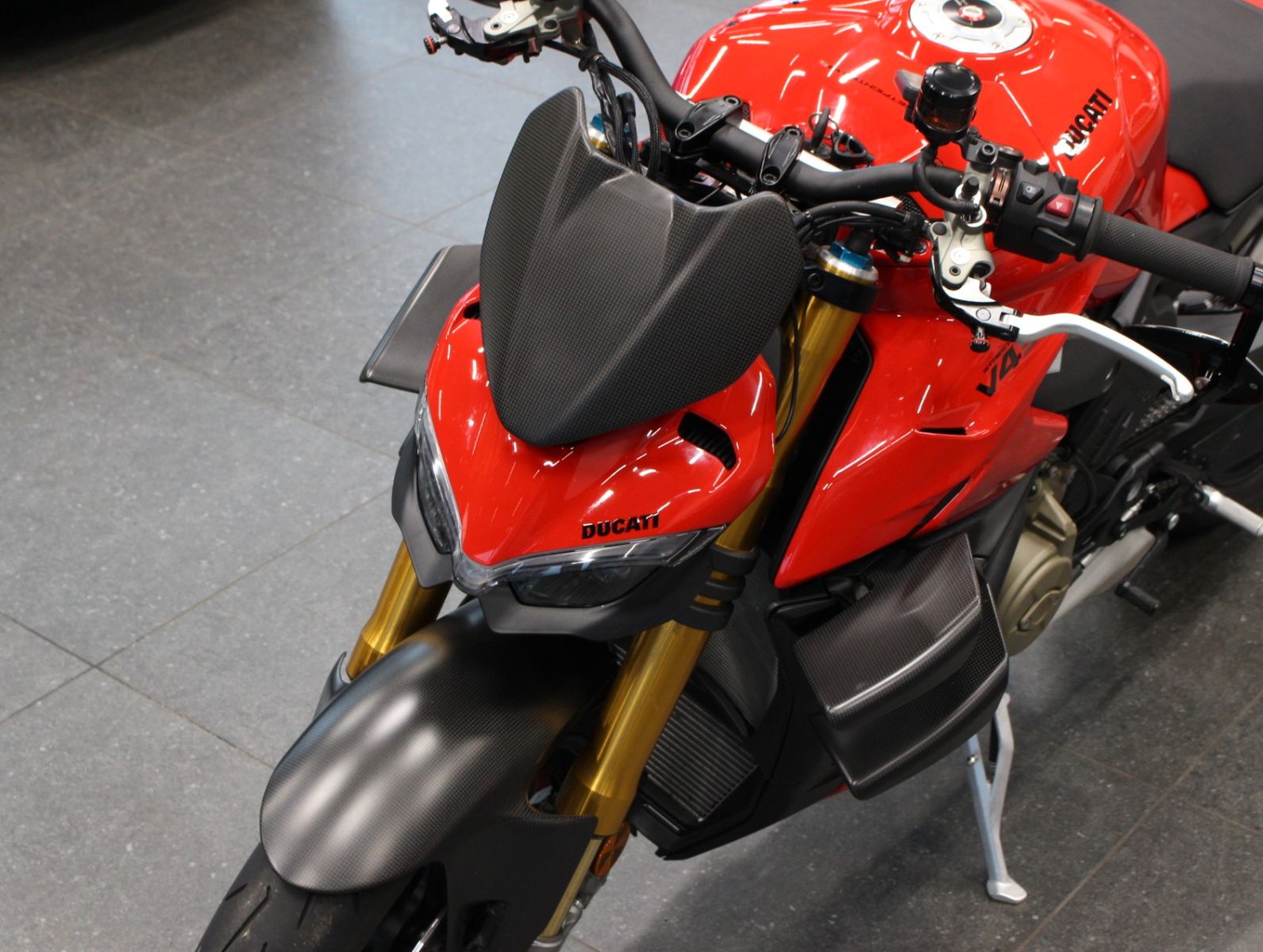 Fahrzeugabbildung Ducati Streetfighter V4 S* Carbon Umbau*1.Hand*TOP