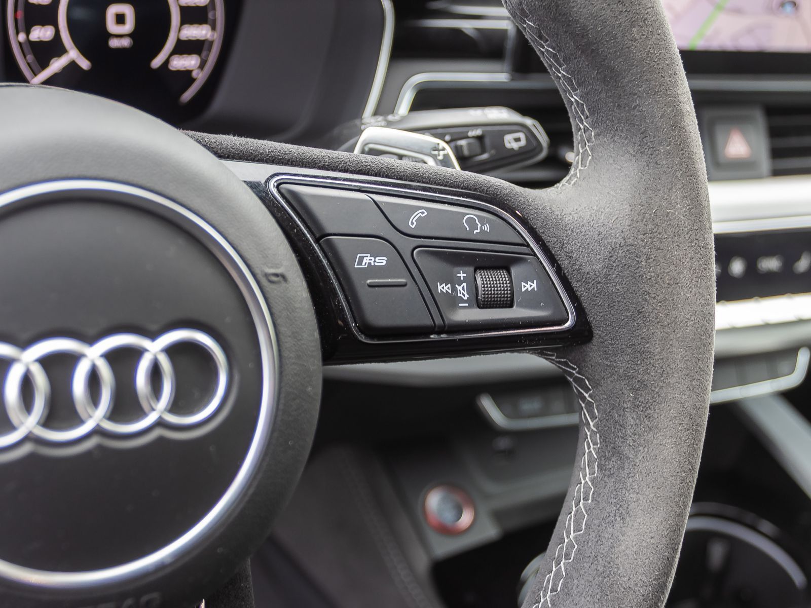 Audi RS4 Avant Matrix Sportfahrwerk Sportabgasanlage foto 17