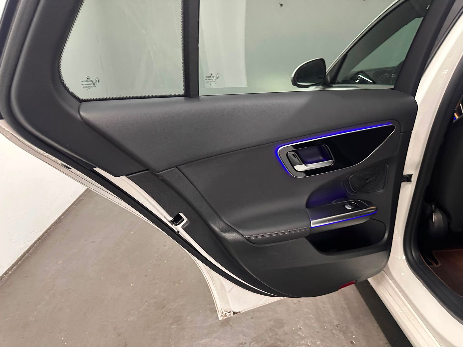 Fahrzeugabbildung Mercedes-Benz C 220 d T Autom. *AVANTGARDE*360°*KEYLESSGO*