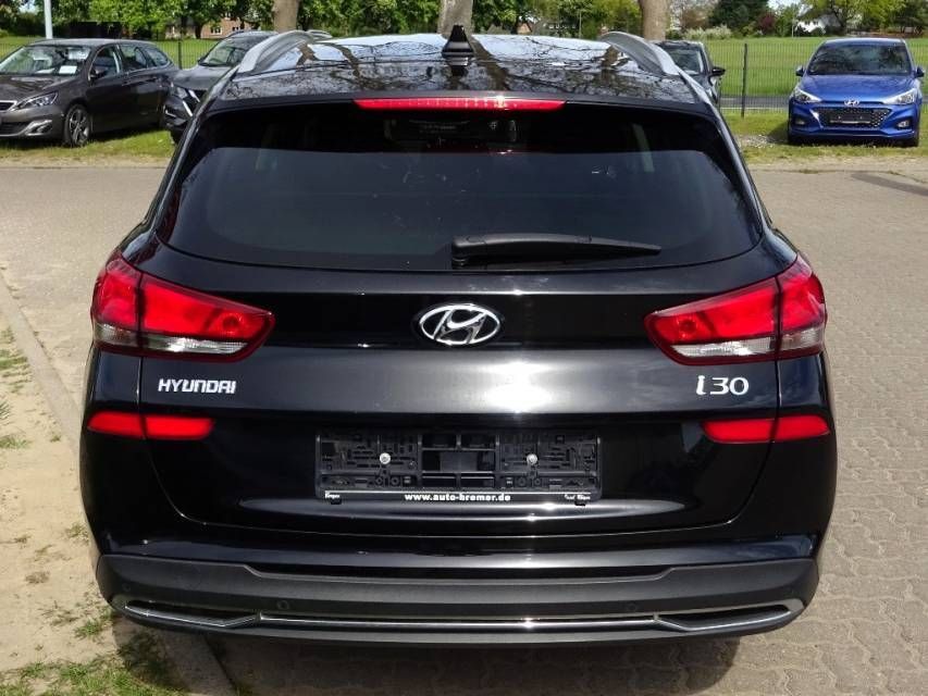 Fahrzeugabbildung Hyundai i30 Kombi 1,5 T-GDI 48V-Hybrid Edition 30