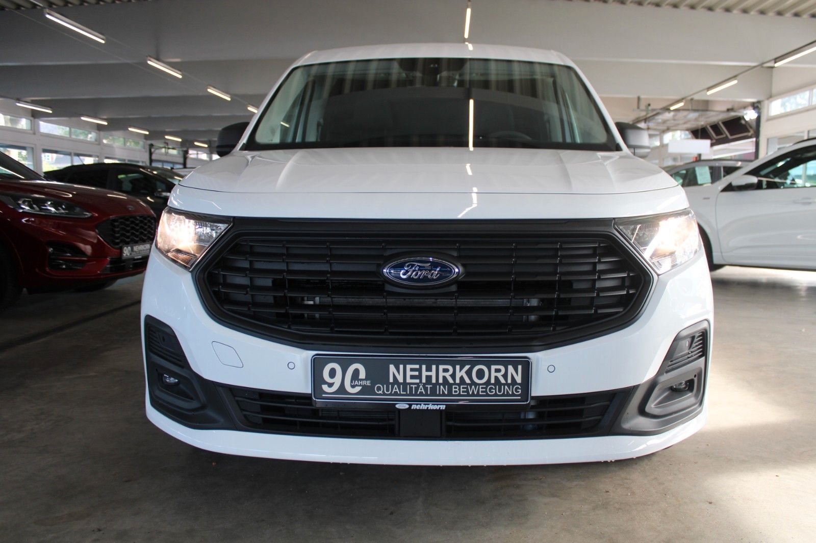 Fahrzeugabbildung Ford Transit Connect TREND L2 Lang AHK IACC NAVI uvm.