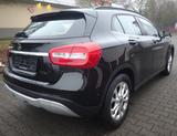 Mercedes-Benz GLA 180 GLA -Klasse GLA 180 - Mercedes-Benz GLA 180 in Düsseldorf