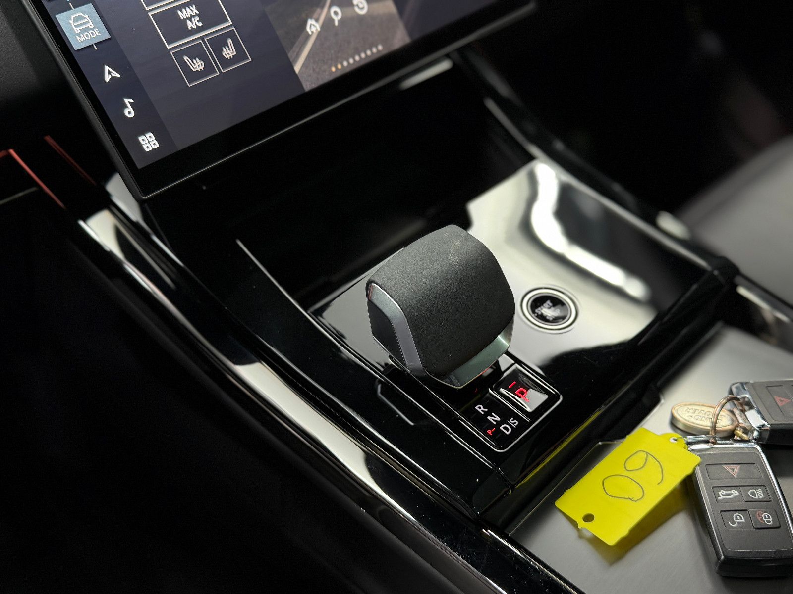 Fahrzeugabbildung Land Rover Range Rover Sport S Hybrid |MERIDIAN|360°|LUFT