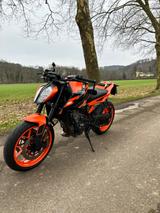 KTM 890 Duke GP - KTM 890 DUKE GP