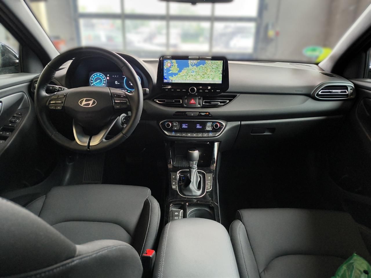 Fahrzeugabbildung Hyundai i30 1.5 DCT ADVANTAGE SHZ*LHZ*NAVI*KAMERA*CARPL*
