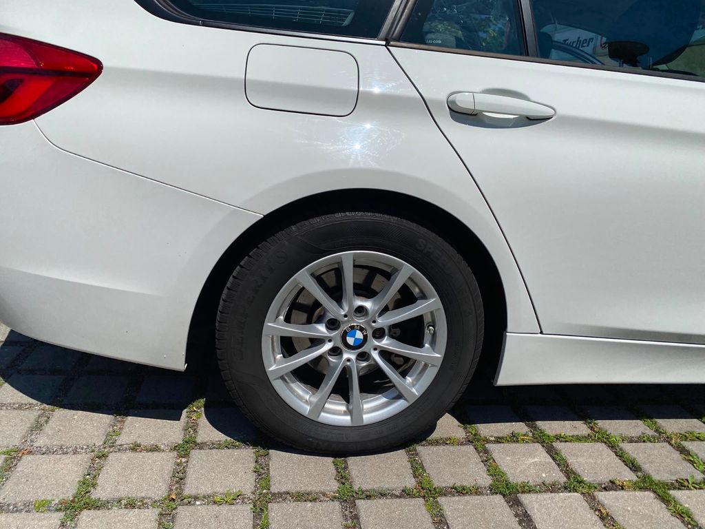 Image of BMW 320