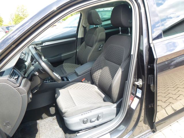 Fahrzeugabbildung Skoda Superb 2,0 TDI Kombi >AUT/AHK/NAV/PAN/SHZ/TEMP<