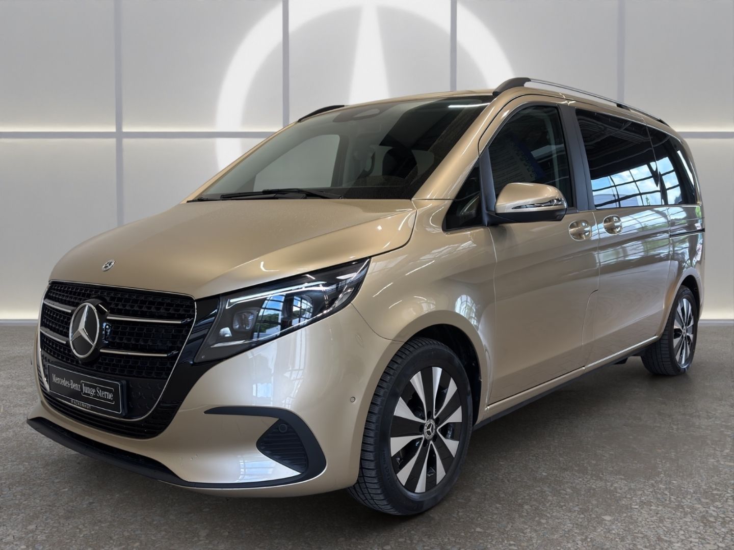 MERCEDES-BENZ V 220 d STYLE KOMPAKT AHK+STHZG+DISTR+MULTB+360°