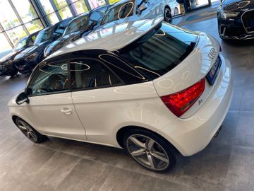 Audi A1 ambition *NAVI*PDC*SZHZ*KLIMA*SPORTFAHRWERK*