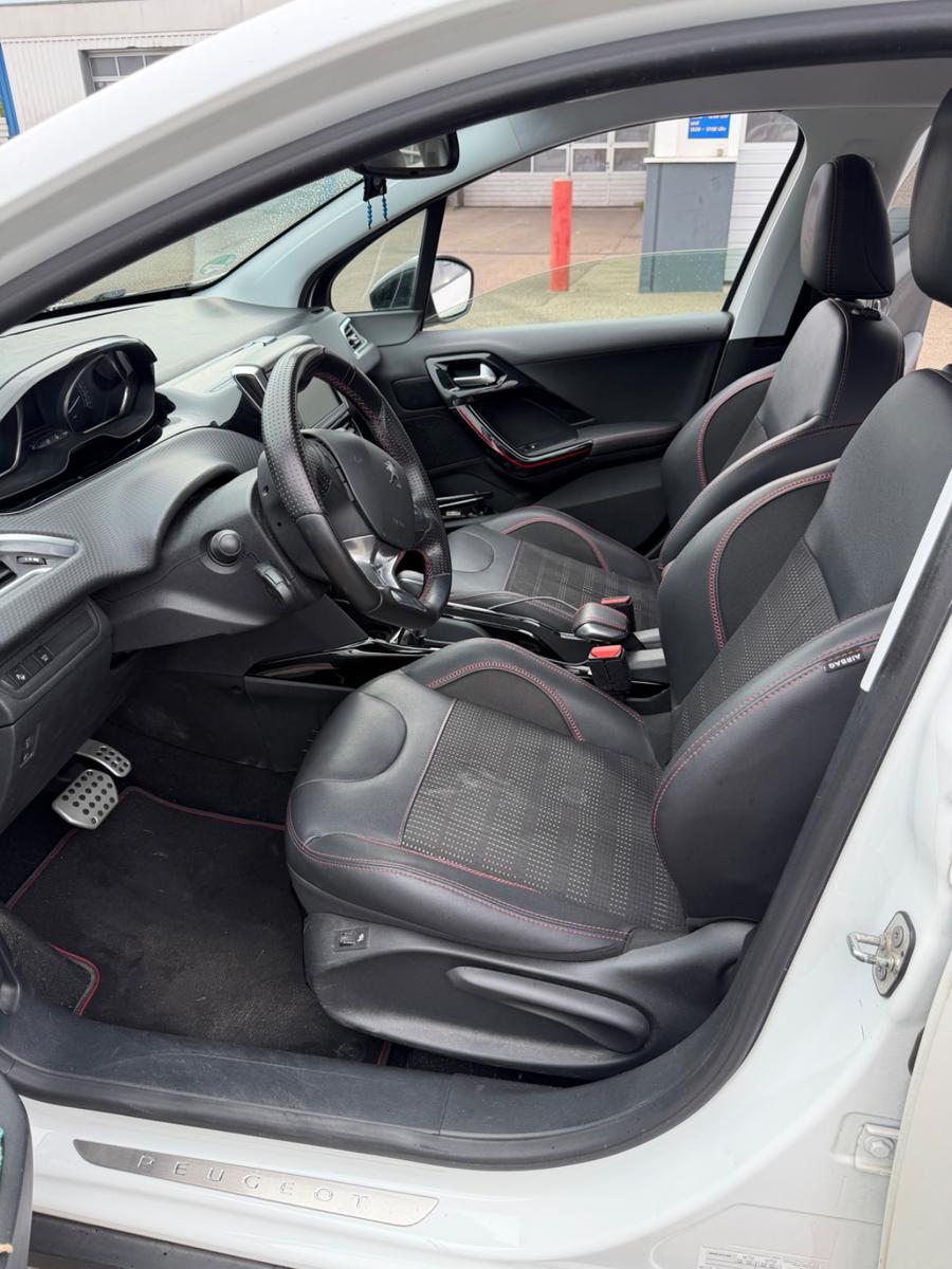 Peugeot 2008 GT-Line Edition PureTech 110 EAT6 GT-Li...