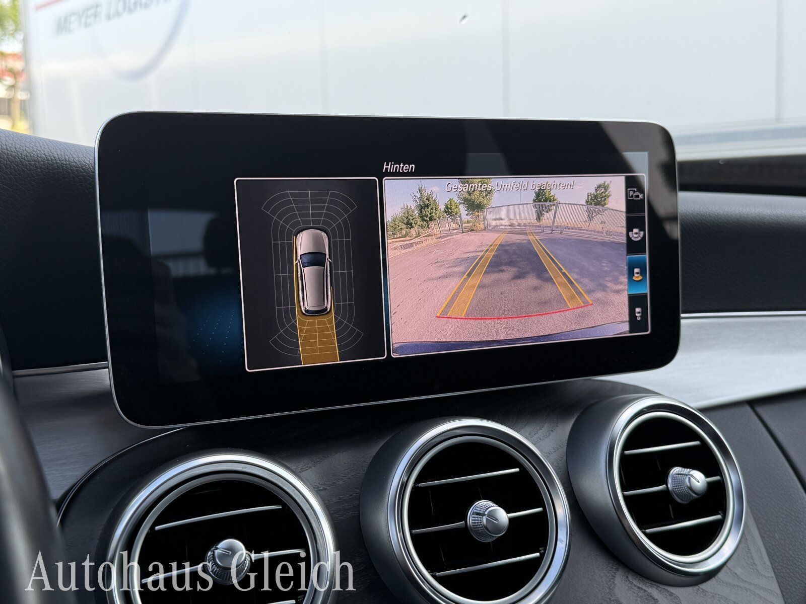 Fahrzeugabbildung Mercedes-Benz C 300 d T AMG Line (EURO 6d-TEMP) COMAND APS/Nav