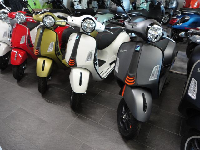 Vespa GTS Super Sport 125 SOFORT VERFÜGBAR