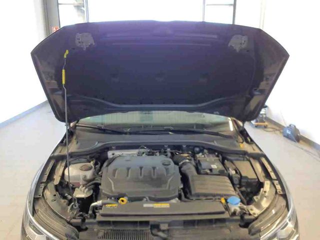 Golf VIII 2.0TDI DSG ACTIVE IQ.LIGHT+AHK+ACC+HUD