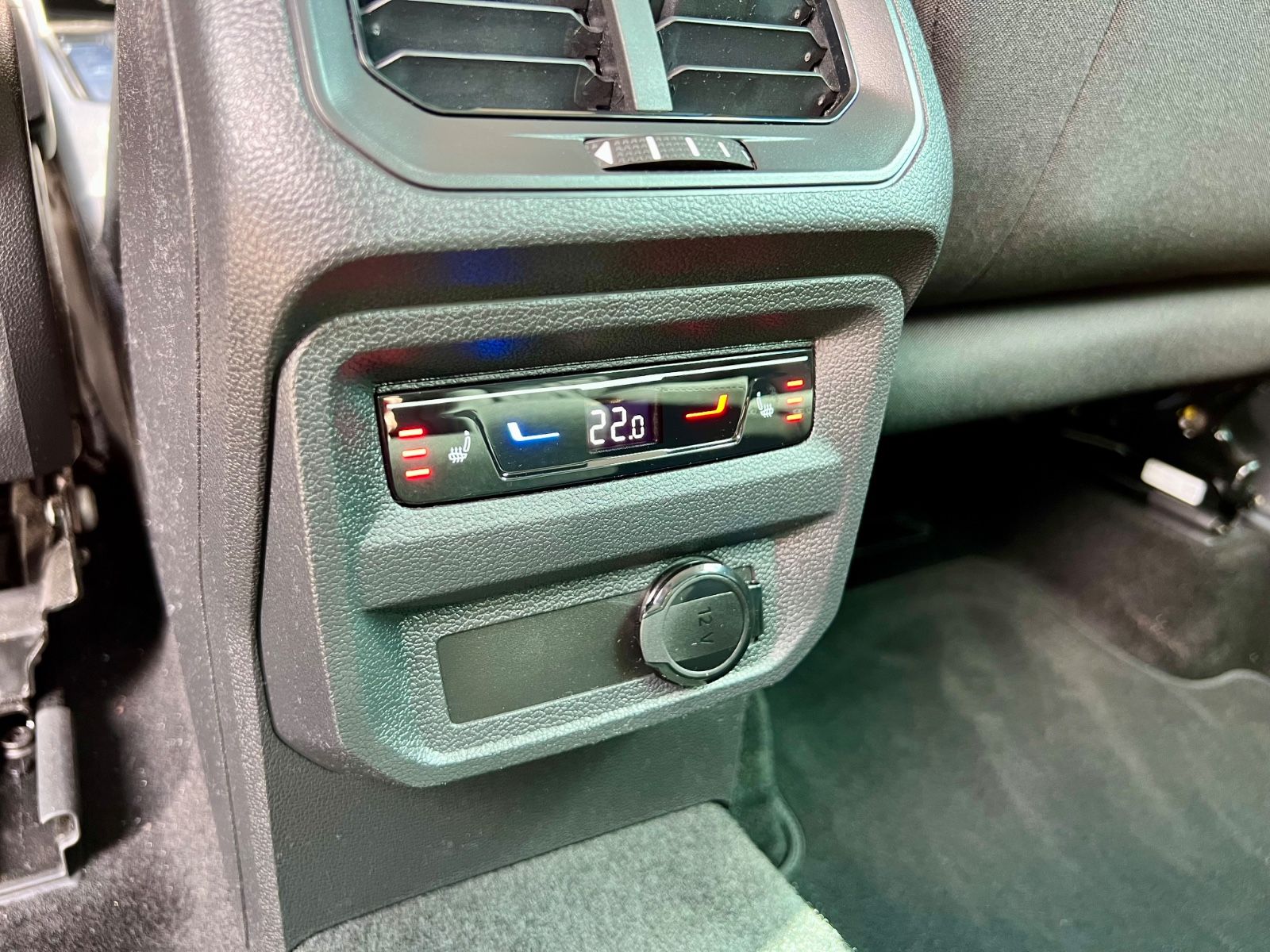 VW Tiguan Move 2.0 TDI KLIMAAUT IQ NAVI CAM SHZ LED