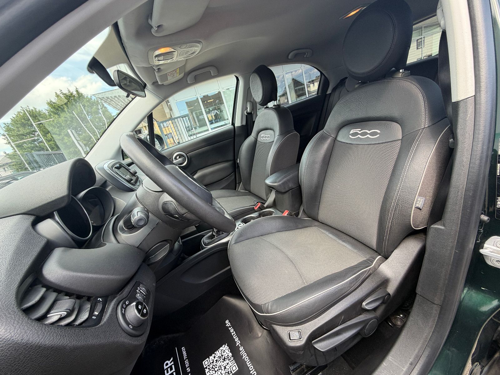 Fahrzeugabbildung Fiat 500X Cross/ UConnect / Fahrassistenz/Design-Kit
