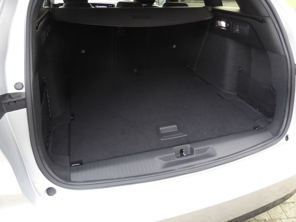 Fahrzeugabbildung Opel Astra ST Elegance 1.2 Turbo+AGR-Sitz+LED