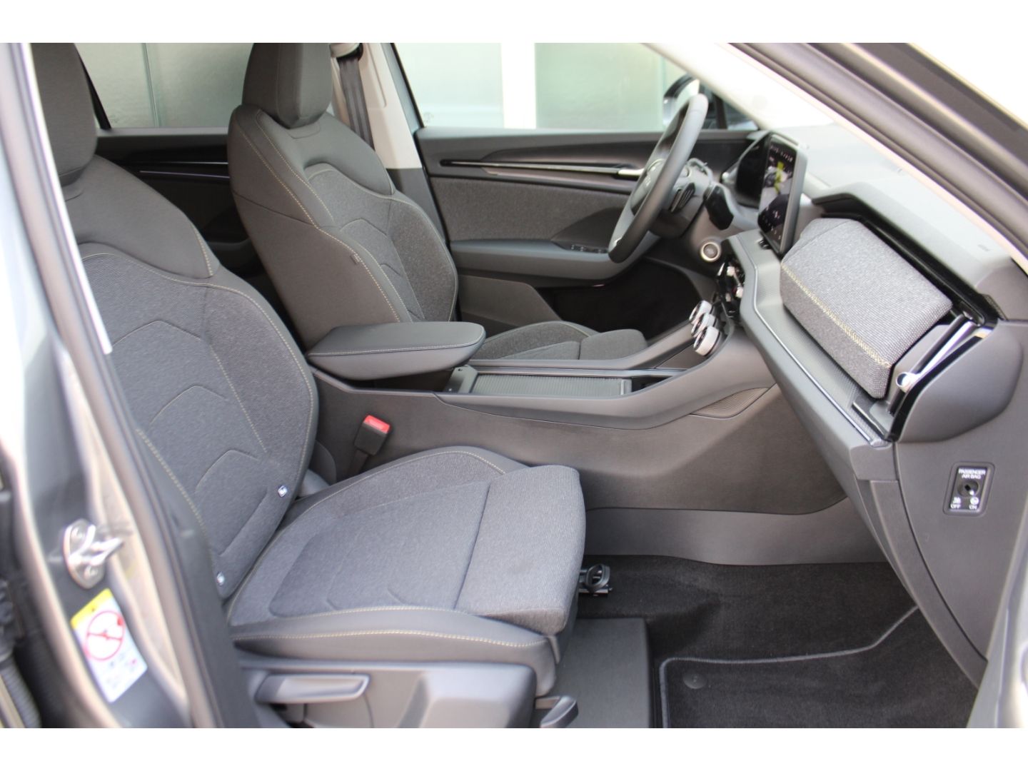 SKODA Kodiaq 1.5 TSI mHEV Selection ACC LED AHK TWA RF - Image 11