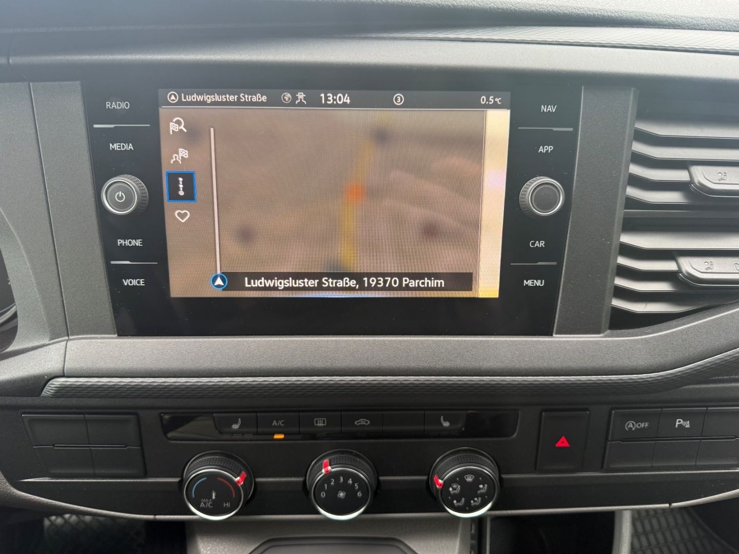 VW T6 Caravelle Comfortline Navi LED Musikstreaming - Image 18