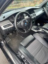 BMW 520i - - BMW 520 aus 2004: 520i