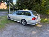 BMW 525i A Touring - BMW 525 aus 2001: Kombi