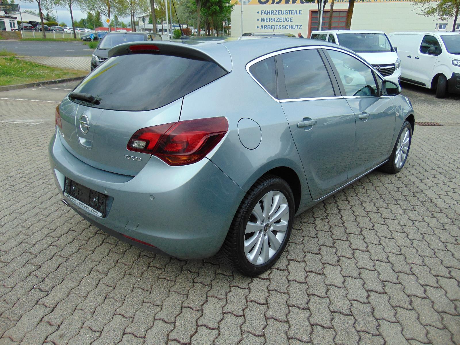 Opel Astra J Lim. 5-trg. Innovation