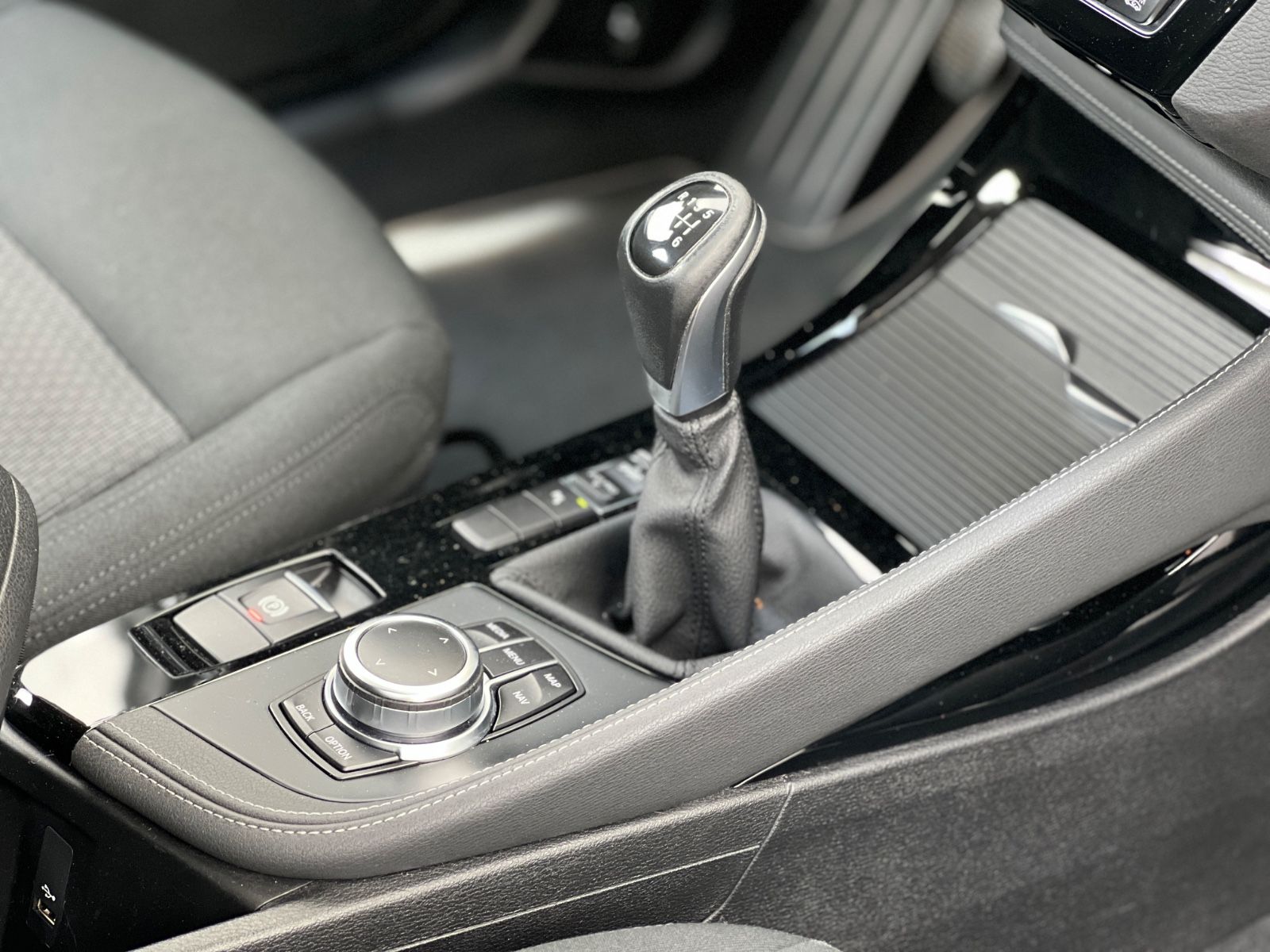 BMW X2 sDrive LED PDC HED-UP foto 18