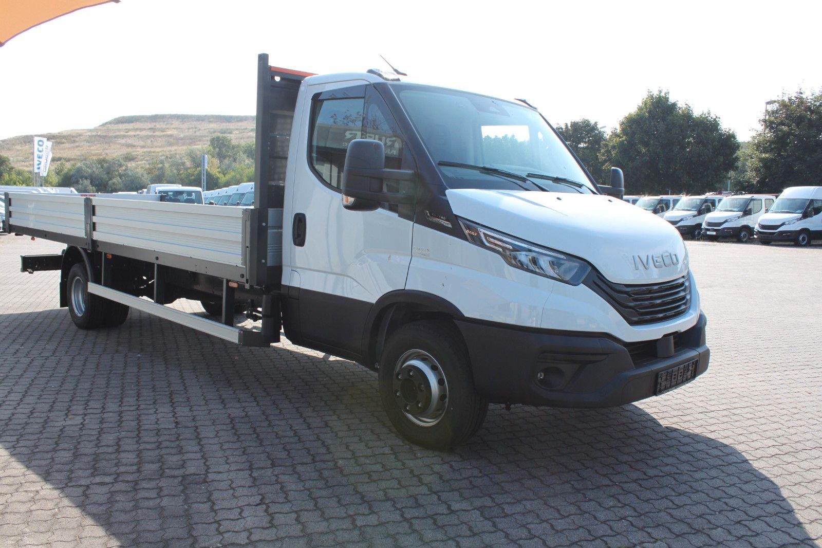 Fahrzeugabbildung Iveco Daily 72C18HA8 Pritsche 6m