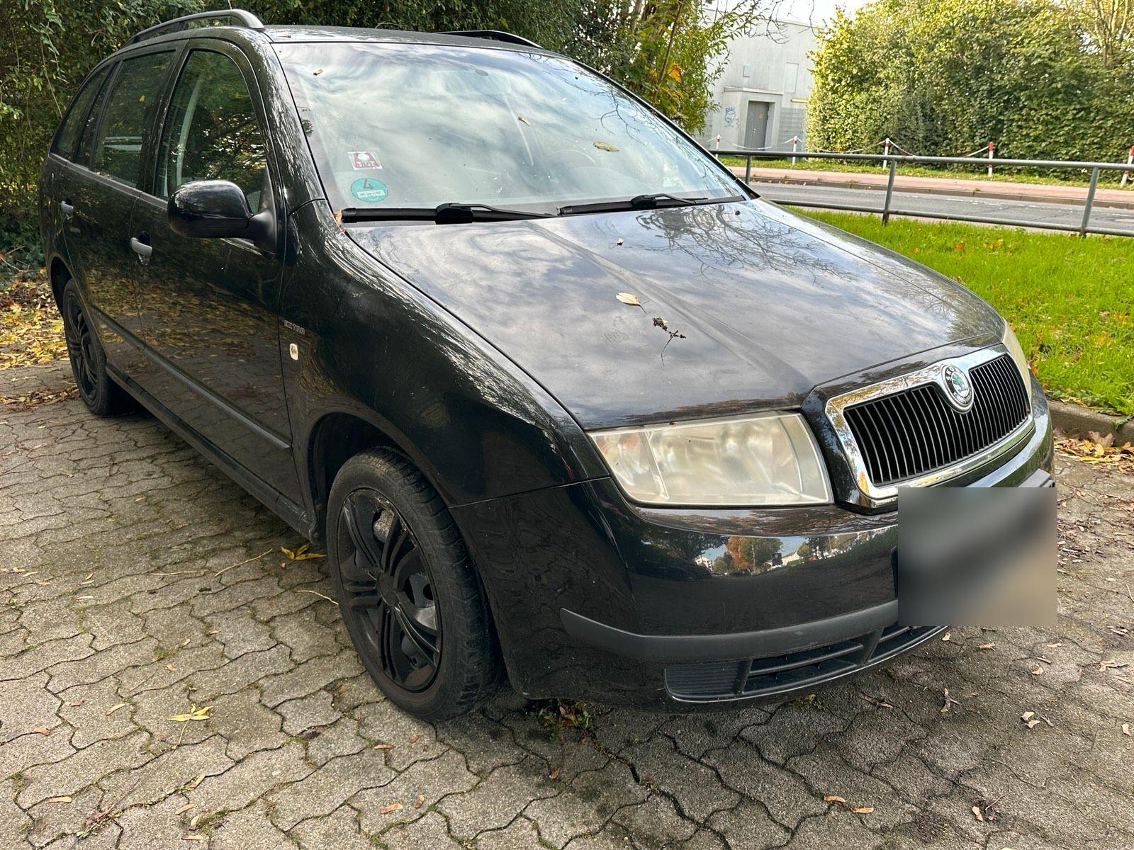 Skoda Fabia 2004 — rear view