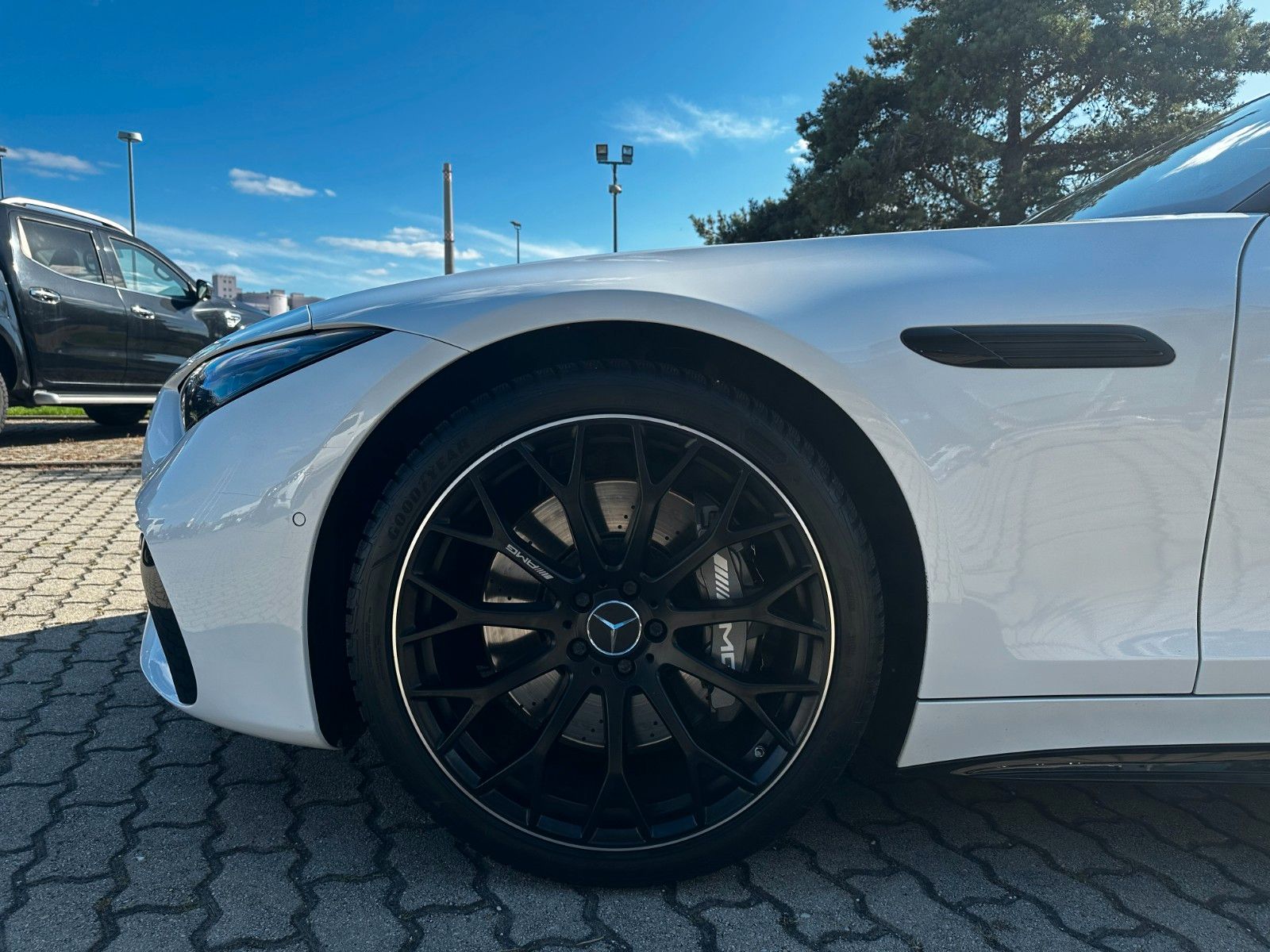Fahrzeugabbildung Mercedes-Benz SL 43 AMG
