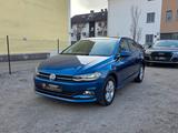 Volkswagen Polo 1.6 TDI DSG/Highline/Led/Virtual/Pano/ - Volkswagen Polo mit Diesel-Antrieb: Schiebedach