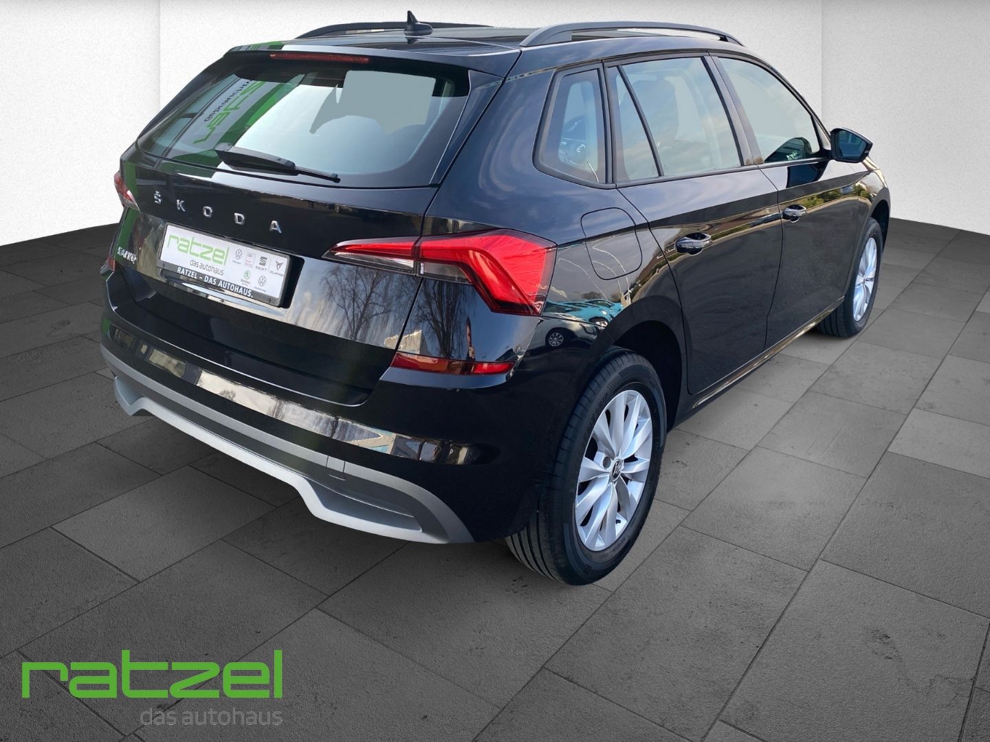 Fahrzeugabbildung SKODA Kamiq Ambition 1.0 TSI DSG RFK LED ACC Apple Car