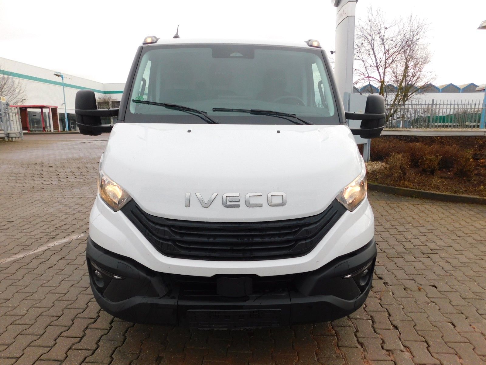 Fahrzeugabbildung Iveco Daily 35C18H/P Fahrgestell/Luftfederung/ AHK