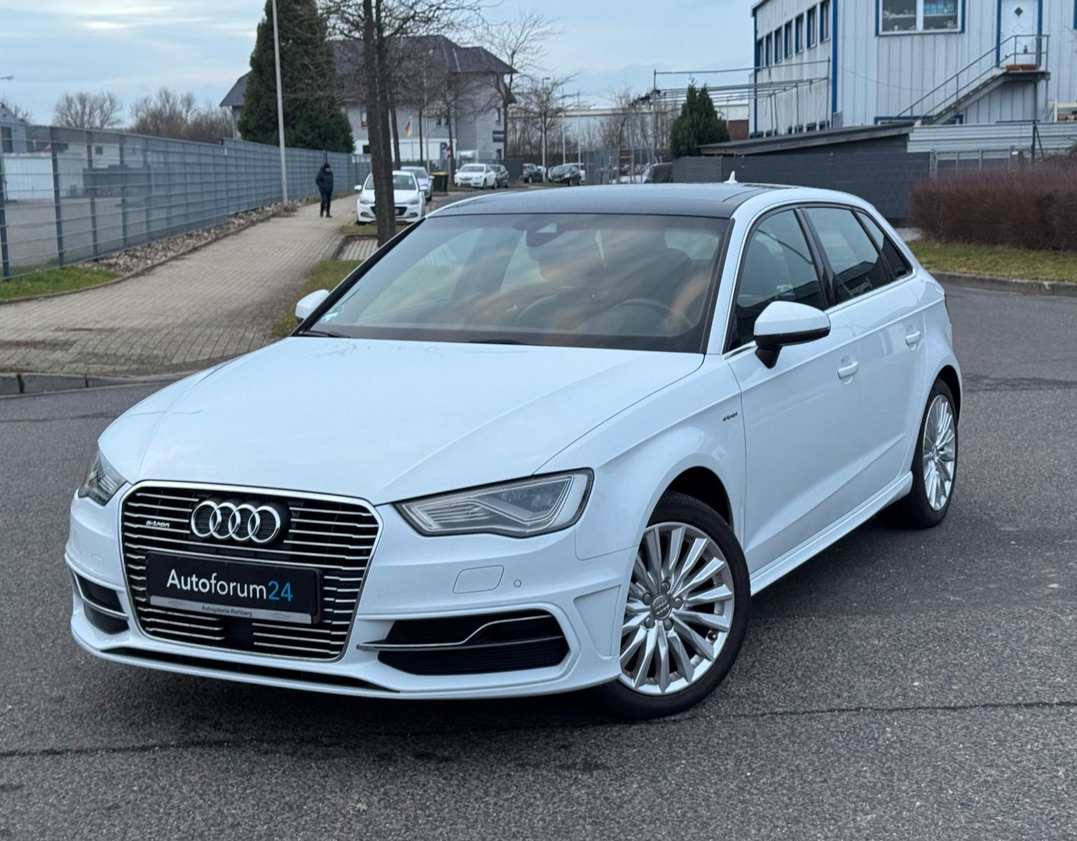 Audi A3 Sportback e-tron ambiente*Autom.*Navi*PDC*