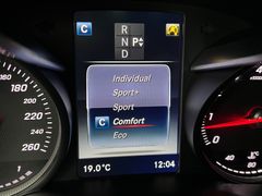 MERCEDES-BENZ GLC 250 4Matic / NUR 49.tKM / 2.HD / LED / MERCEDES-BENZ GLC 250 4Matic / NUR 49.tKM / 2.HD / LED /