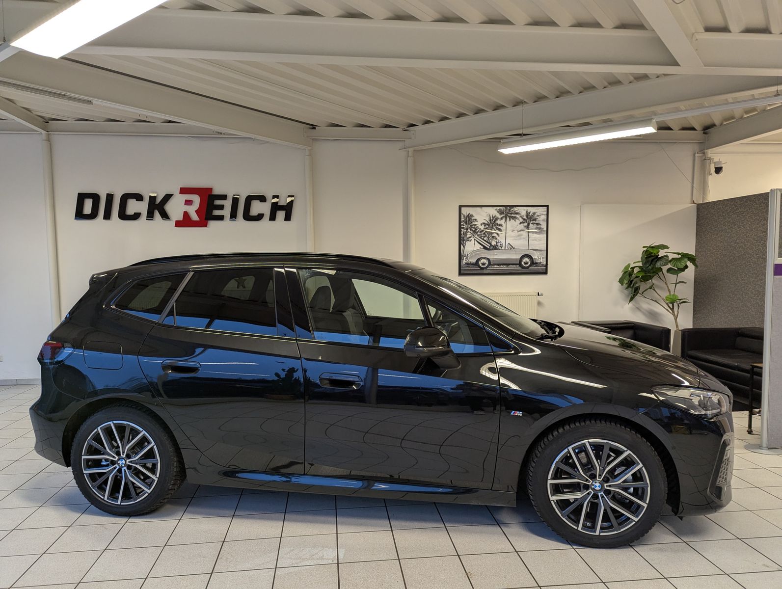 BMW 223 Active Tourer i xD M-Sport Pano H/K 360° AHK - Image 8