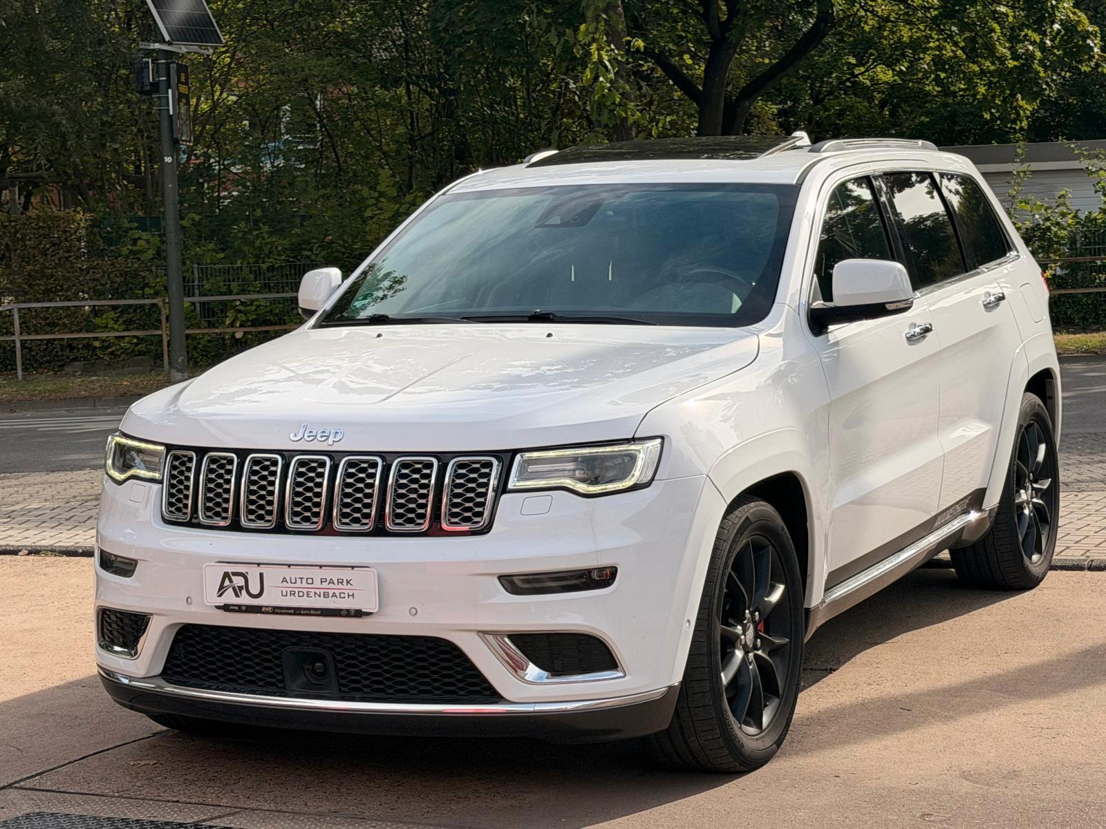 Jeep Grand Cherokee 3.0 CRD Summit. Panorama. AHK.LED