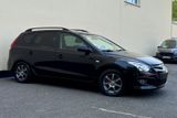 Hyundai i30 cw FIFA WM Edition KLIMA AHK PDC 3.VORBESITZ - Hyundai i30: Schwarz, Cw